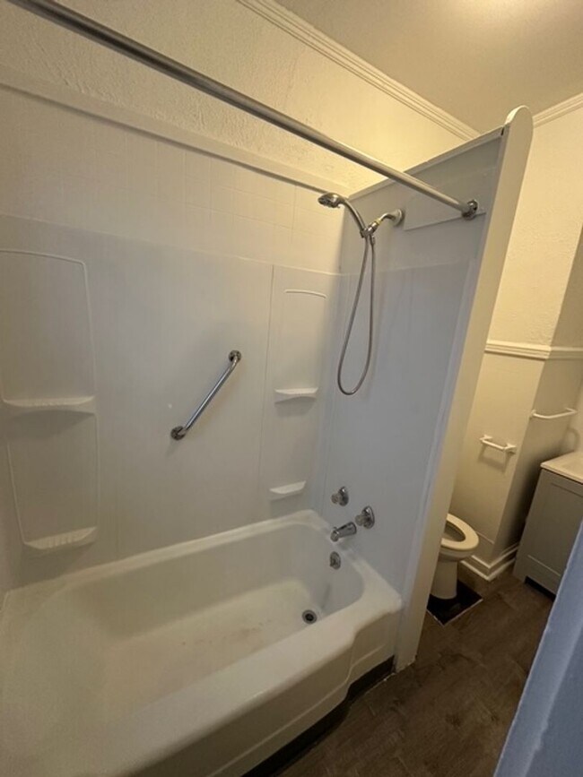 Building Photo - 82 Lime St