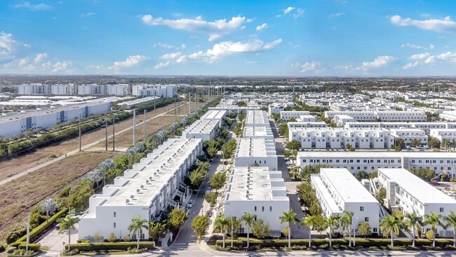 Building Photo - 10220 NW 63rd Terrace