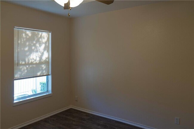 Building Photo - 2200 Santa Maria St