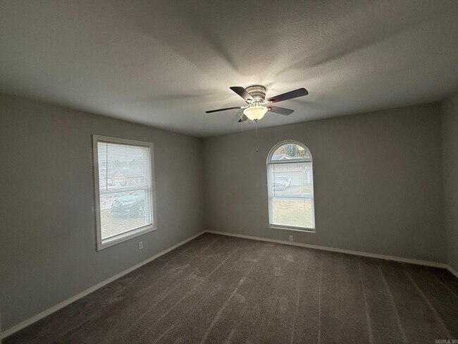 Building Photo - 514 Wisteria Dr