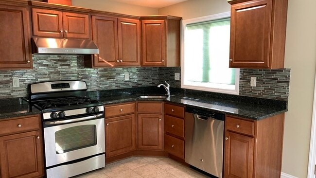 Building Photo - 500 Justin Dr