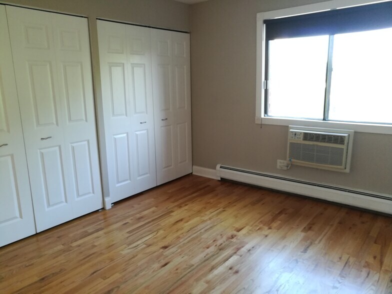 Building Photo - 5310 N Chester Ave