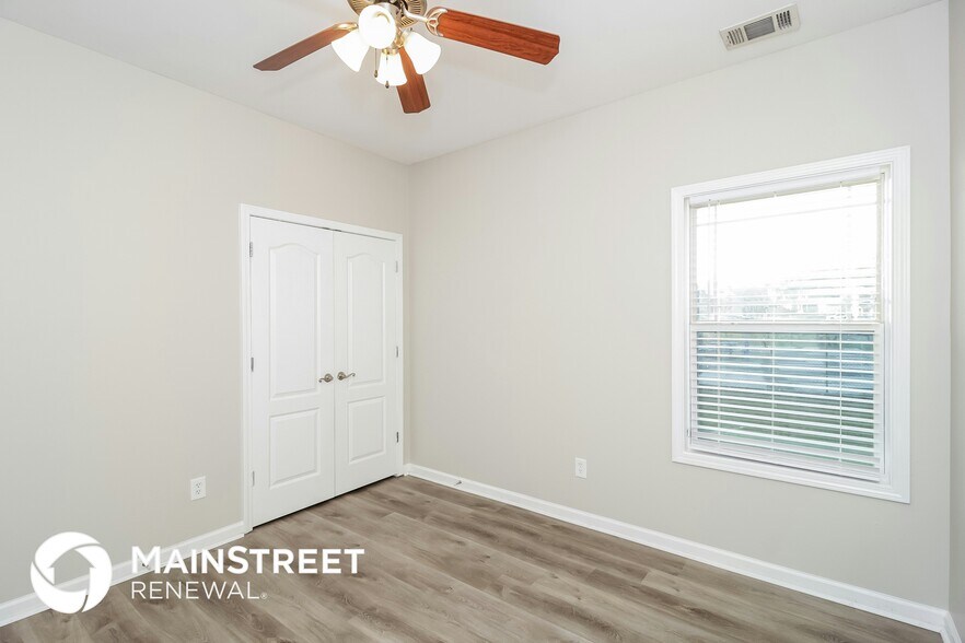 Building Photo - 203 Arbor Dr