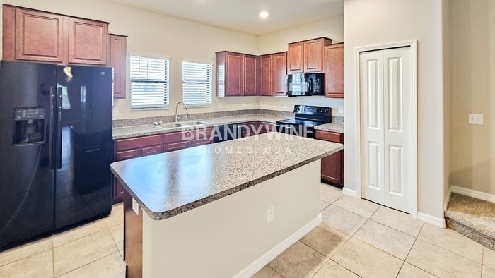 Building Photo - 5572 Mercado Dr