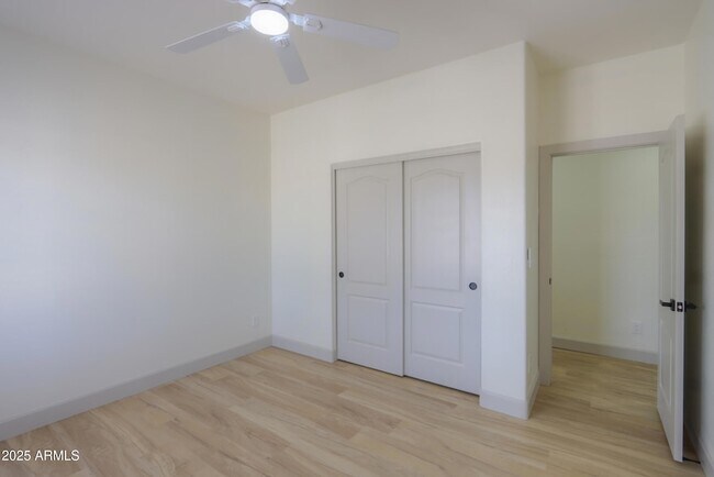 Building Photo - 10692 E American Pride Dr