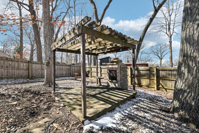 Building Photo - Updated 4-Bed 2-Bath SF Home with Lake Views & Great Entertaining Space in Monona