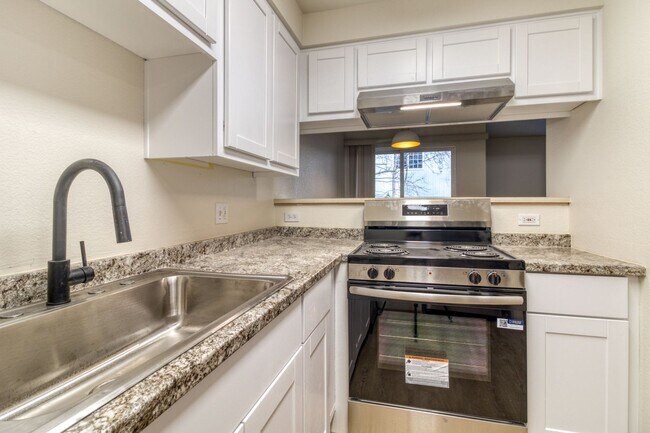 Building Photo - me2720