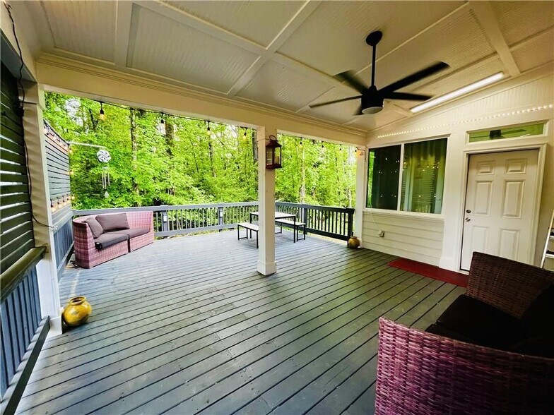 Building Photo - 2258 St Albans Pl