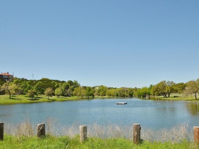Building Photo - 10804 Wildwood Cir