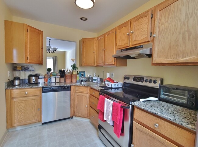 Building Photo - 141 Courtyard Ln