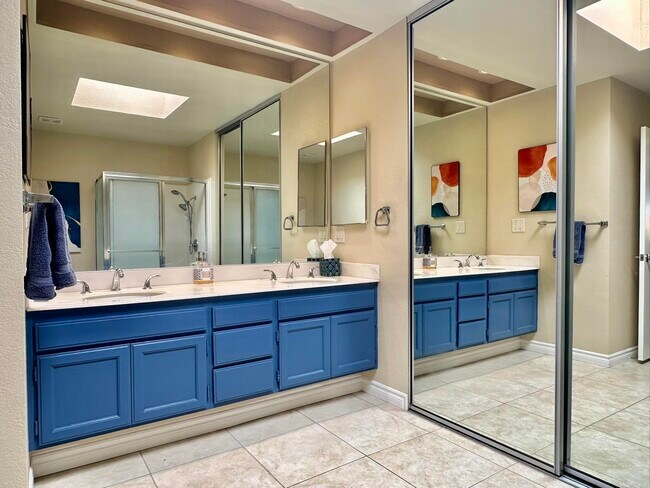 Building Photo - 336 Villena Way