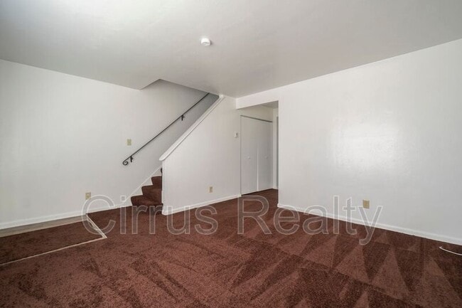 Building Photo - 2716 Peach St