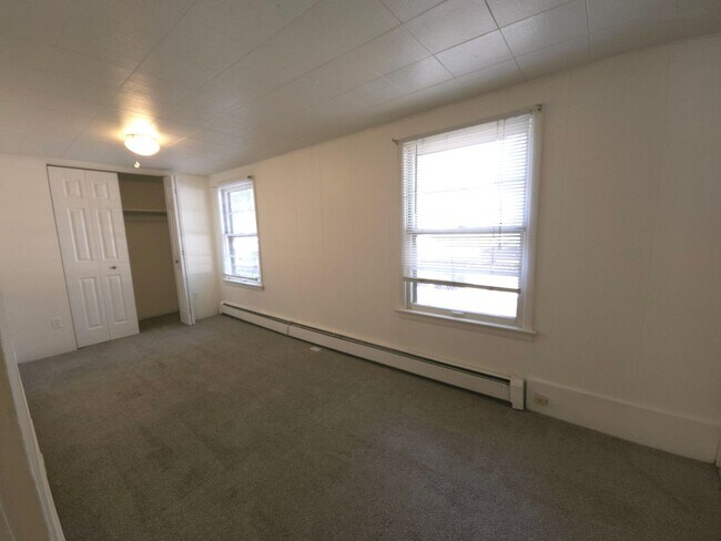 Building Photo - 2645-2647-2647 Pine St