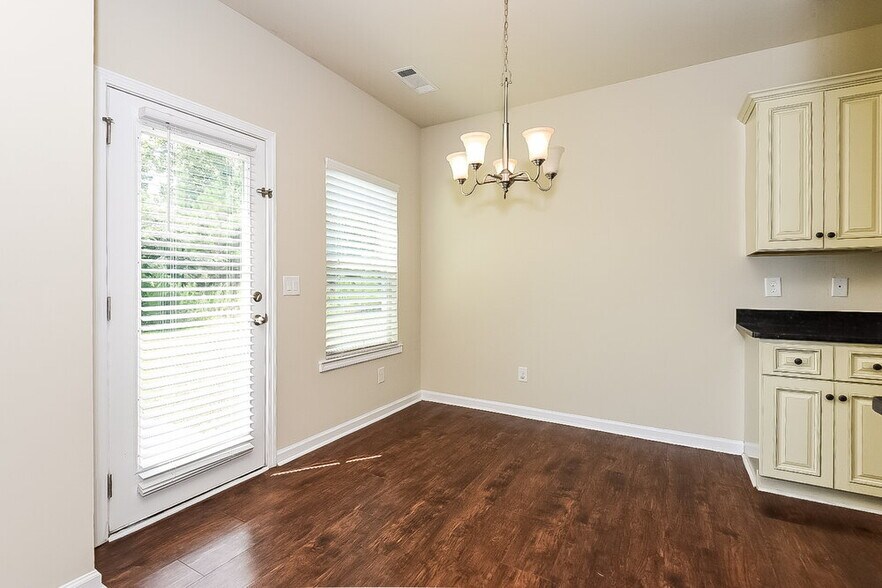 Building Photo - 71 Prescott Dr