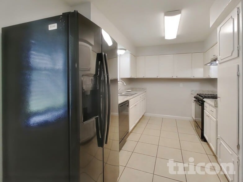 Building Photo - 5503 Jumada Cir