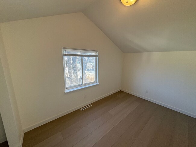 Building Photo - 205/207 Broadwater Ave