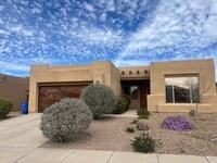Building Photo - ATTRACTIVE SANTA FE 3 BEDROOM IN VAIL SCHOOL DISTRICT.