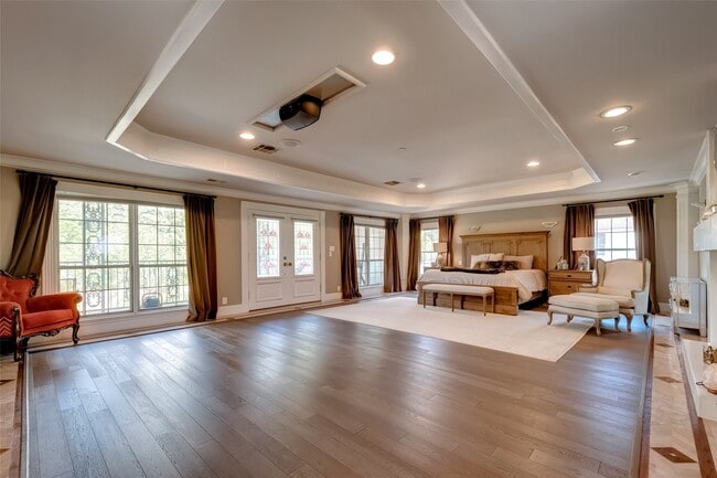 Building Photo - 12445 Memorial Dr