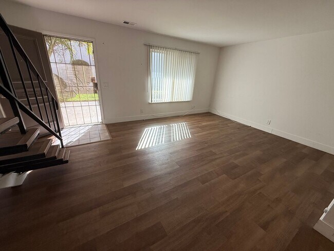 Building Photo - Paradise Manor Condo for lease