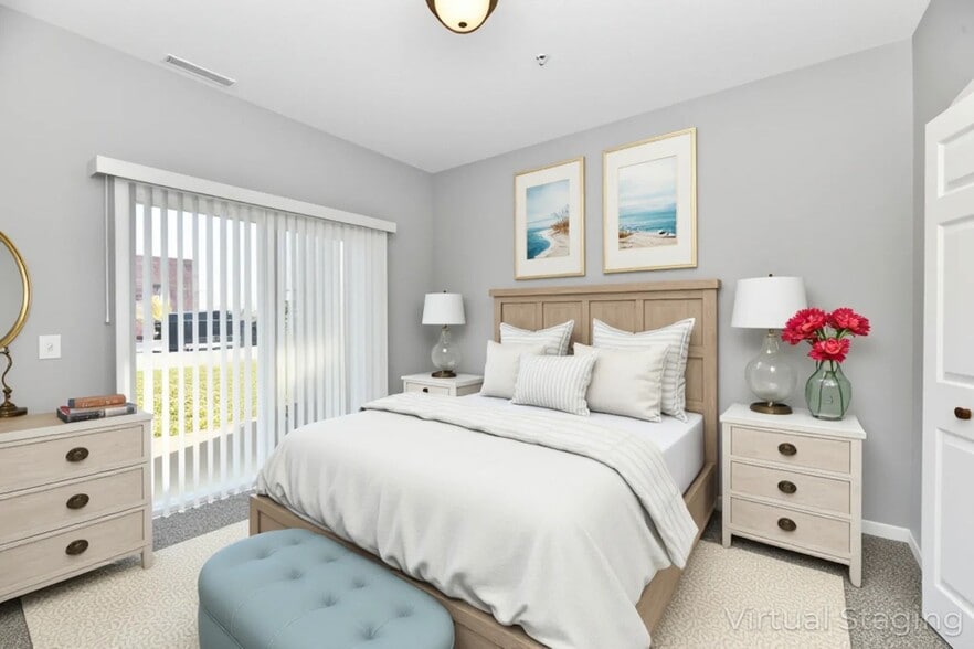 Interior Photo - Summerlake Meadows