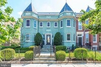 Building Photo - 315 12th St NE