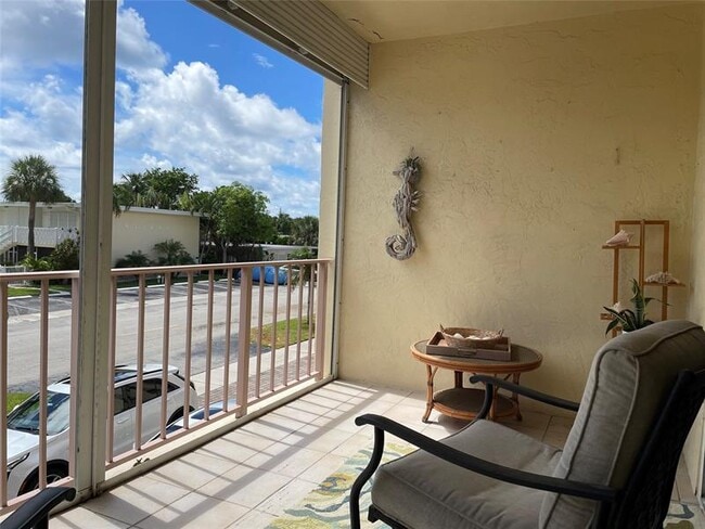 Building Photo - 4629 Poinciana St