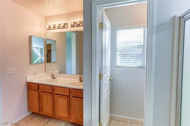 Building Photo - Southwest Three Bedroom Home!!!