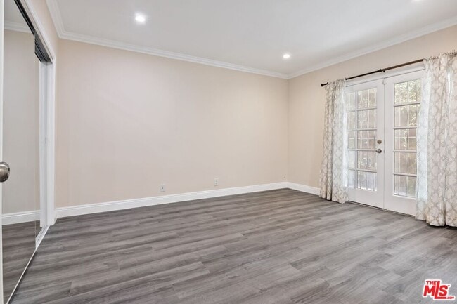 Building Photo - 2151 Glendon Ave