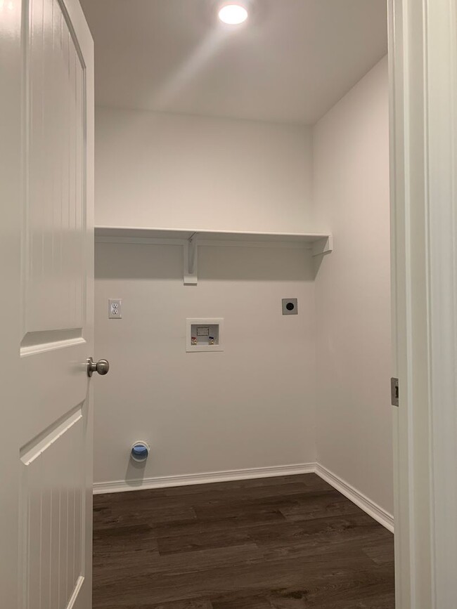 Building Photo - NEW 3 Bedroom home in Valley View School D...