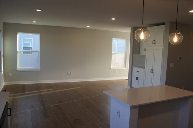 Building Photo - PKR Investments LLC(3715SWClaytonDR)