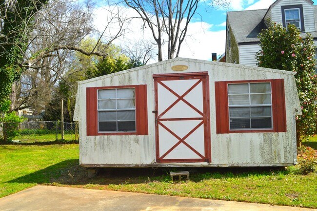 Building Photo - 724 Maupin Ave
