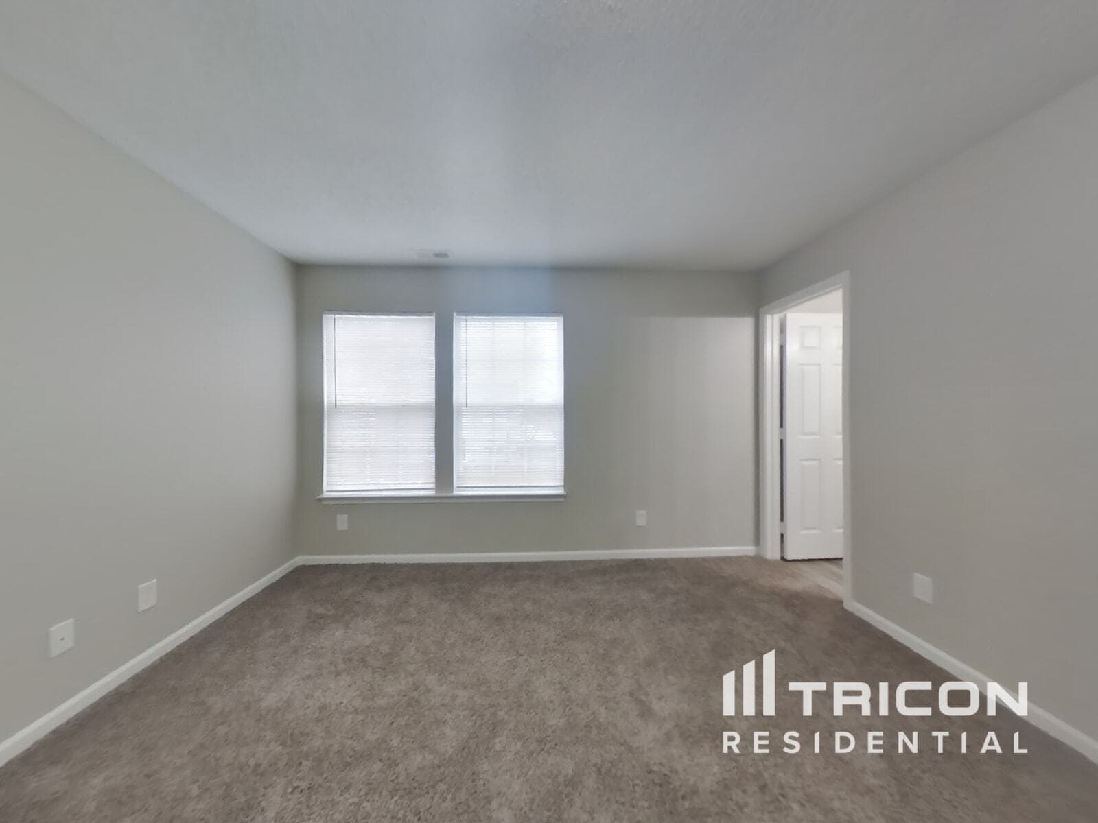 Building Photo - 10990 Clear Spring Dr