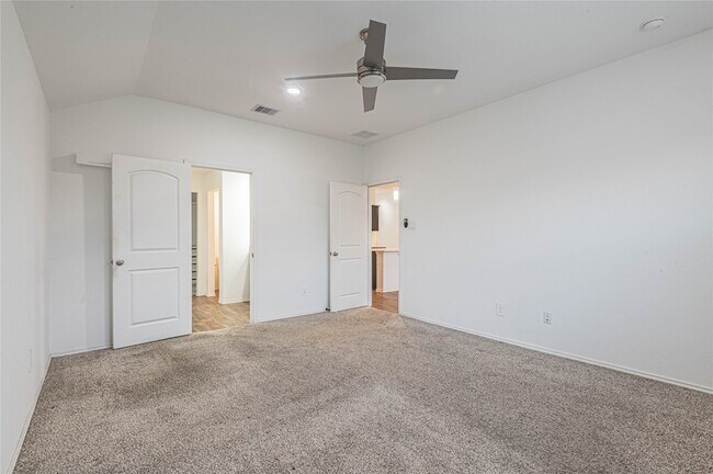 Building Photo - 5110 Hedgerose Ln