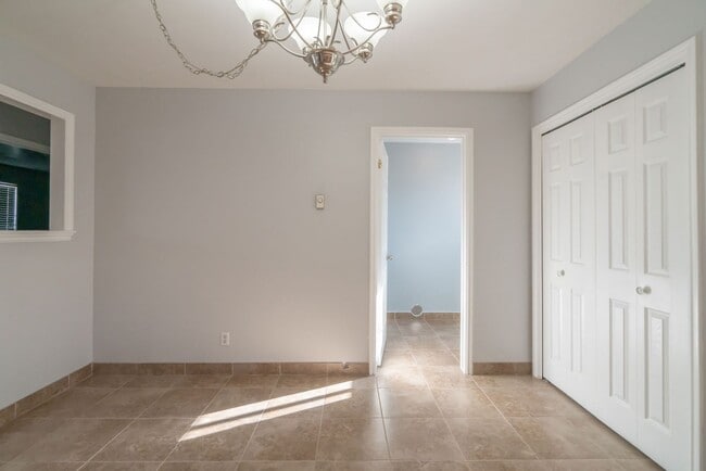 Building Photo - Bright & Spacious 3-Bedroom Home in Washin...