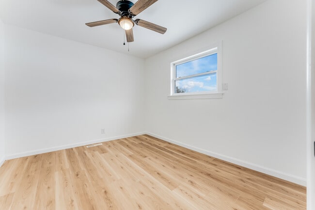 Building Photo - 2112 Gould Ave