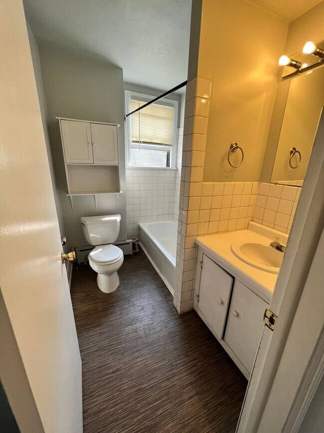 Building Photo - 3116 Fremont Ave S