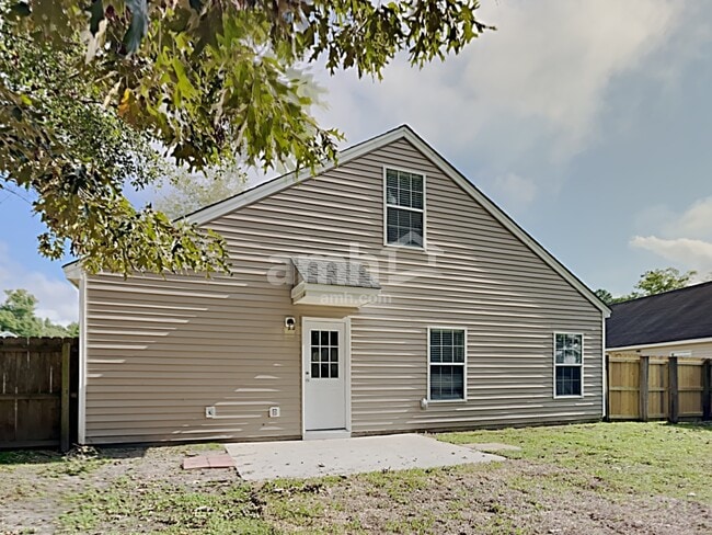 Building Photo - 1051 Briar Rose Ln