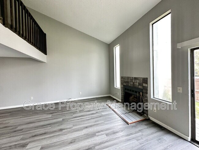 Building Photo - 15670 E Mexico Ave