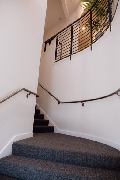 Building Photo - 4920 Telegraph Ave