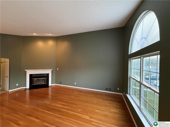 Building Photo - 1941 Willings Ln