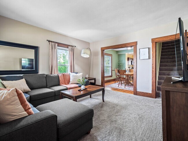 Building Photo - 679 Washington St