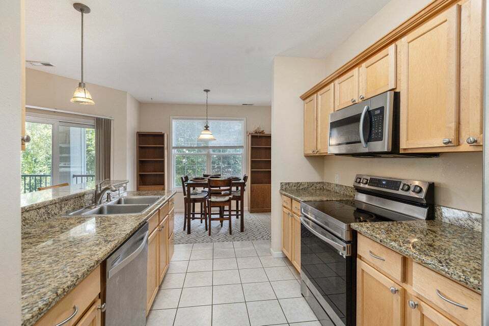 Building Photo - 331 Scio Village Ct