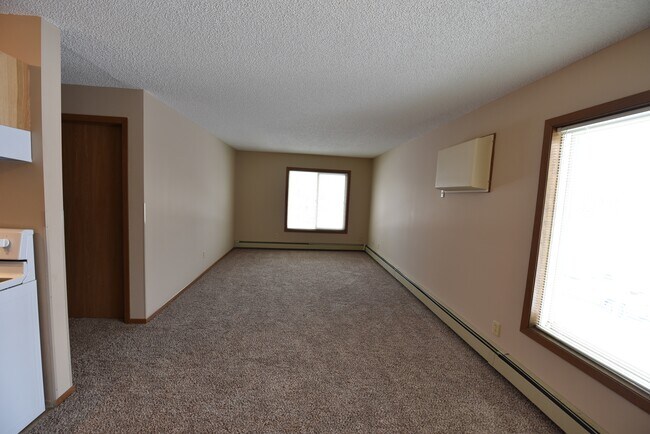 Building Photo - 924 4th St SW