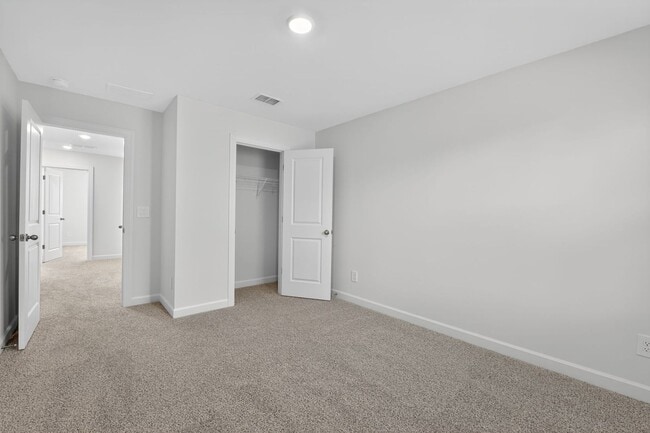 Building Photo - 2143 Rolling Hls Ct