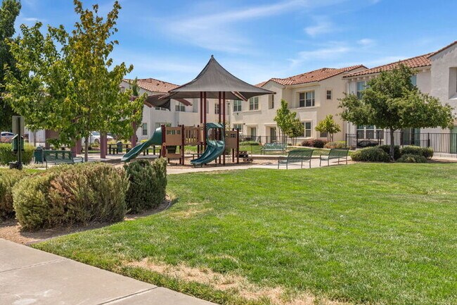 Building Photo - 5301 E Commerce Way