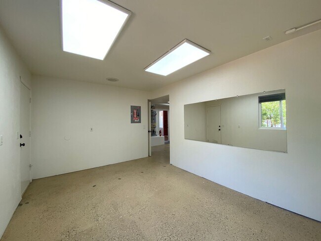 Building Photo - Great 3-Bedroom Home – Peaceful Country Living Just 8 Minutes from Hwy 78!