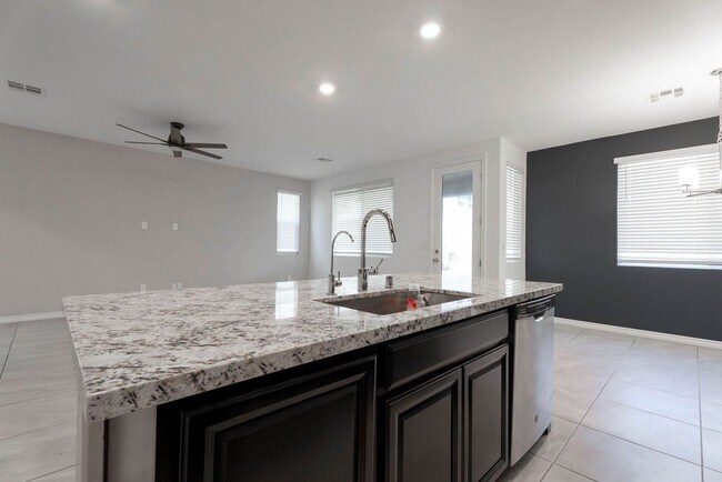 Building Photo - 7126 Calvert Cliffs St