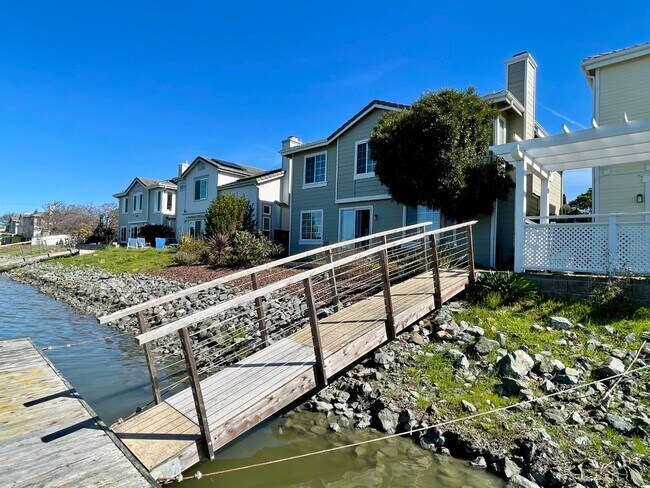 Building Photo - 509 Breakwater Dr