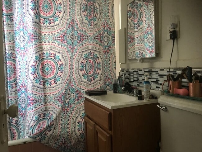 Building Photo - Nicely renovated 1 bed in a prime location in Allston!