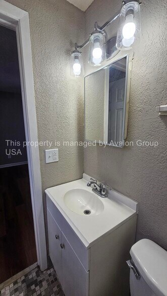 Building Photo - 7957 Jaguar Dr